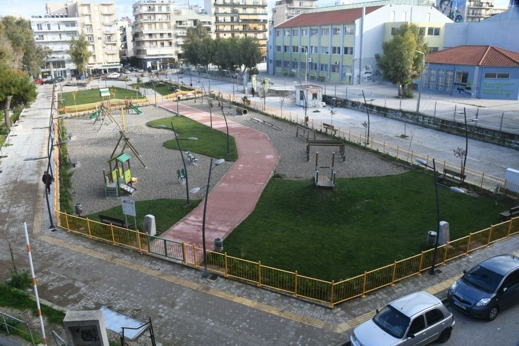 Ολοκληρώνεται ένας ακόμα κοινόχρηστος χώρος για όλους στην Πάτρα , η πλατεία Αγίου Αλέξιου