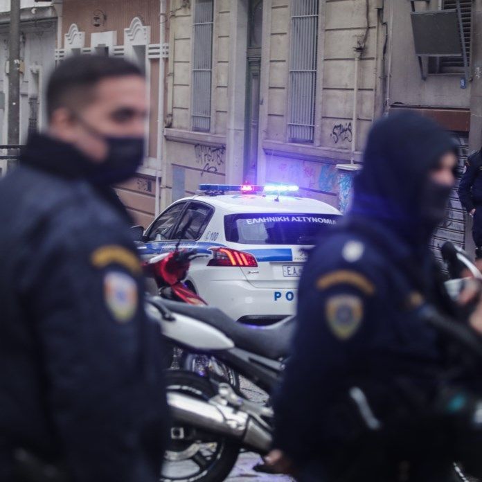 Θεσσαλονίκη: Συνελήφθη συμμορία 23 ατόμων Ρομά – Προσποιούνταν τους τεχνικούς και «ξάφριζαν» ηλικιωμένους