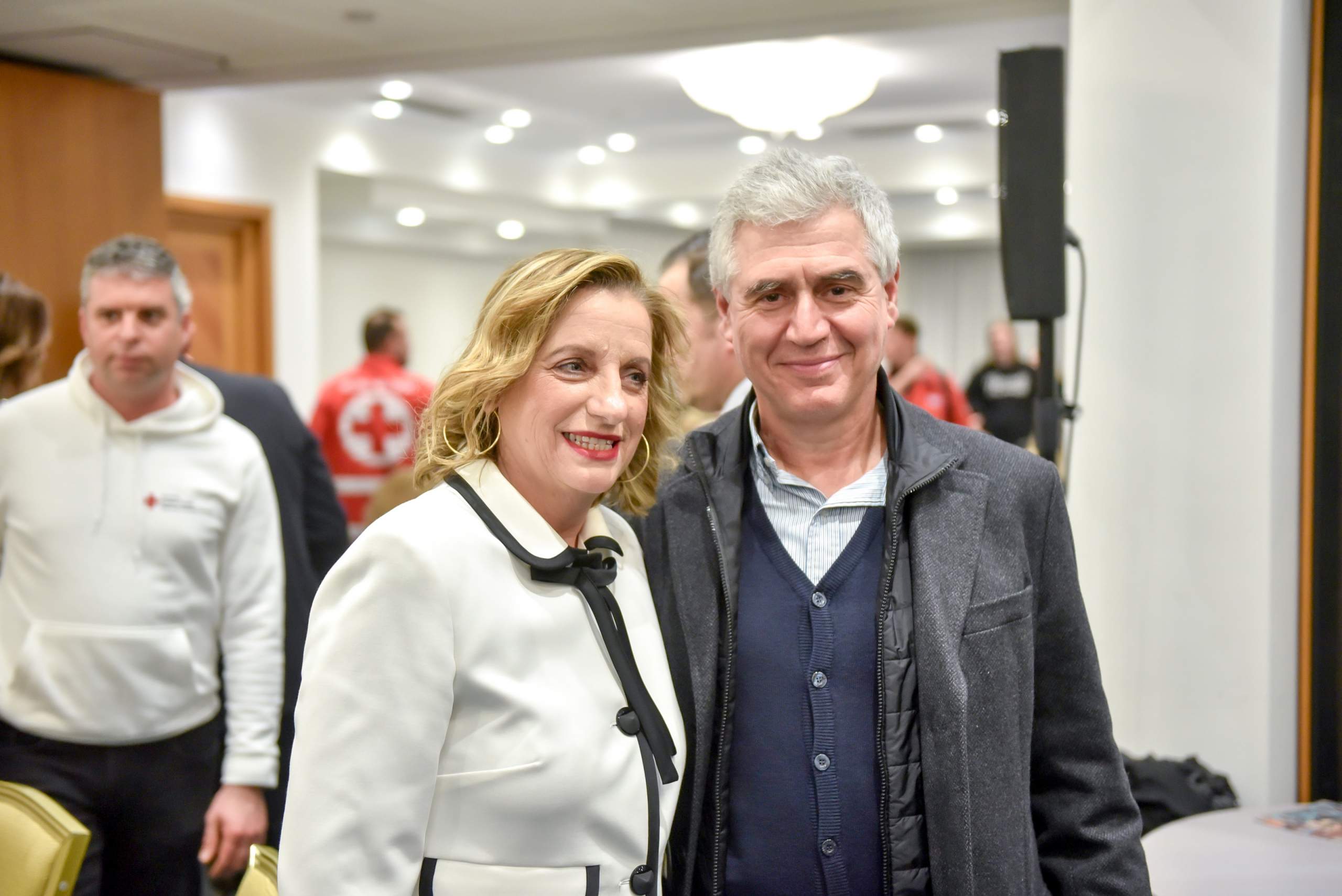 Ο Πρόεδρος του ΚΟΔΗΠ Θόδωρος Τουλγαρίδης στην κοπή της πρωτοχρονιάτικης πίτας του Ερυθρού Σταυρού