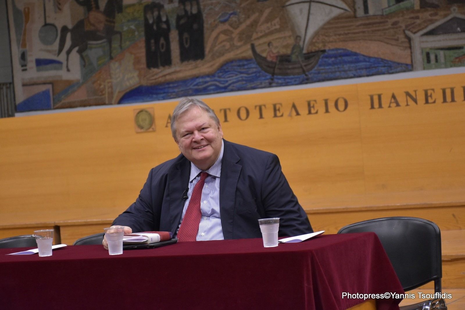Πρωινός καφές με τον Ευάγγελο Βενιζέλο