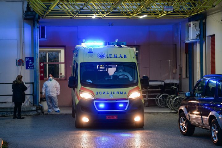 Ηλεία: Τριπλή τραγωδία για την οικογένεια της 13χρονης που «έφυγε» μετά από υψηλό πυρετό