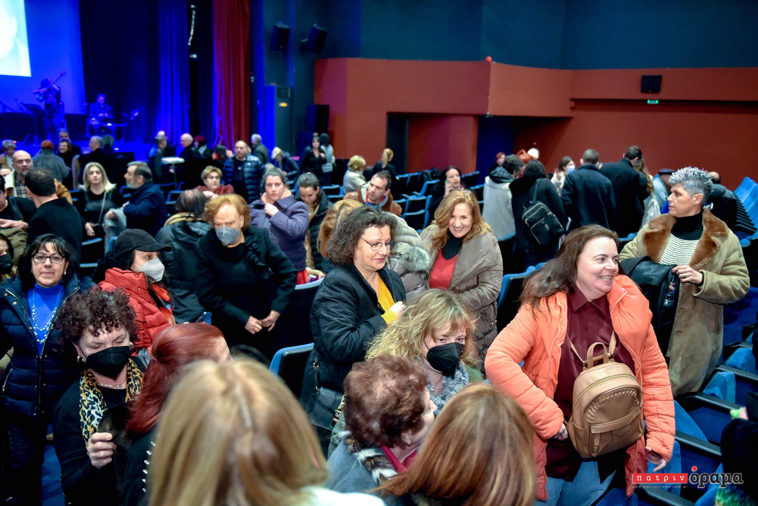 Άκρως επιτυχημένη η παρουσίαση του βιβλίου: «Τα Backastage του ελληνικού σινεμά», του Μάκη Δελαπόρτα από το περιοδικό “Πατρινόραμα”