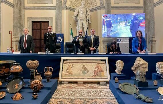 Η Νέα Υόρκη επέστρεψε στην Ιταλία 14 κλεμμένα αρχαιά έργα τέχνης