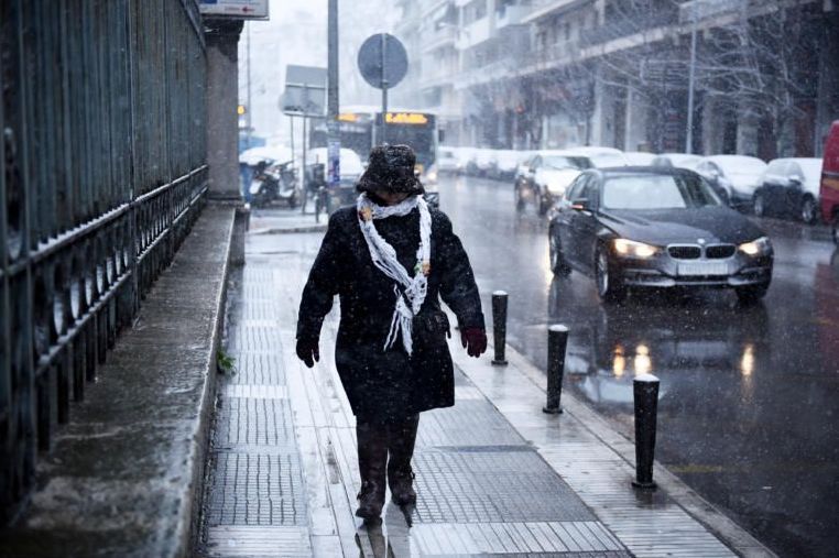 Καιρός: Έρχεται βροχερό τριήμερο με τσουχτερό κρύο σε όλη τη χώρα