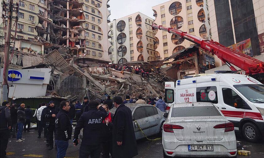 Σεισμός 7,7 Ρίχτερ: Στους 500 νεκρούς εως τώρα σε Τουρκία και Συρία