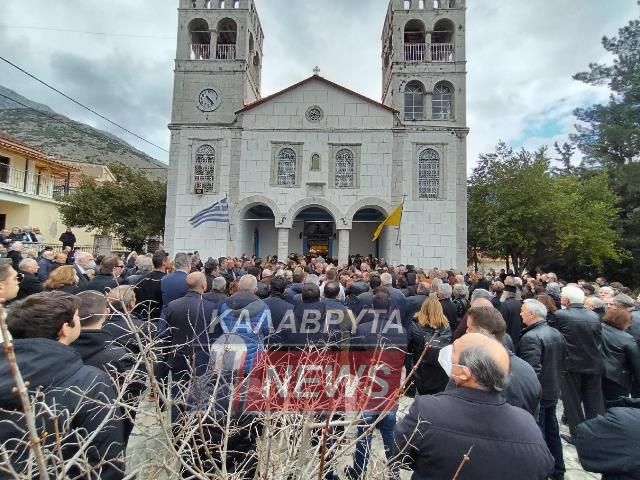 Αχαία: Ανείπωτος πόνος στην κηδεία της 19χρονης Αναστασίας στη Λυκούρια Καλαβρύτων