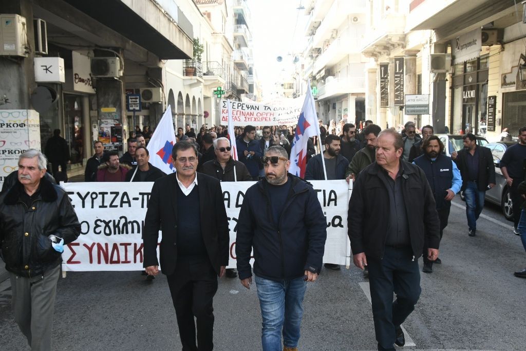 Σύσσωμη η Δημοτική Αρχή της Πάτρας στο συλλαλητήριο για τα Τέμπη