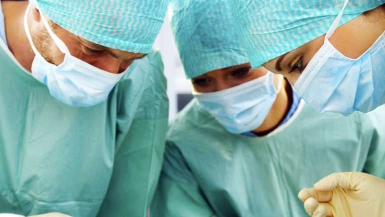 Πλεύρης:Επανέφερε τις θεραπείες φυλομετάβασης στα διεμφυλικά άτομα