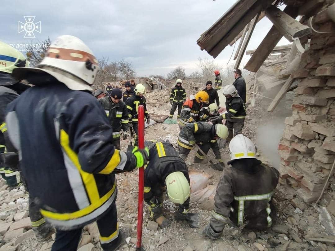 Ουκρανία: Χωρίς νερό και ρεύμα πολλές περιοχές μετά το μπαράζ ρωσικών πυραύλων – Έξι νεκροί