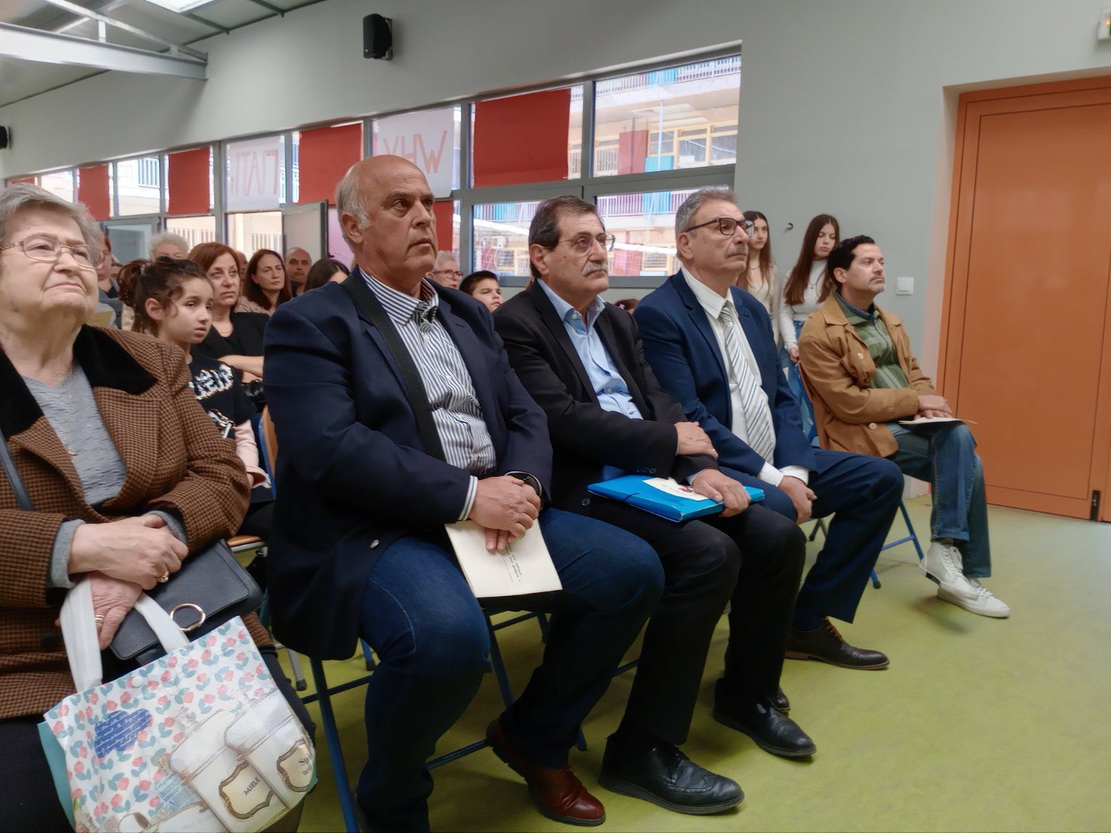 Ο Δήμαρχος Κώστας Πελετίδης στη γιορτή του 9ου Γυμνασίου Πάτρας για την 25η Μαρτίου