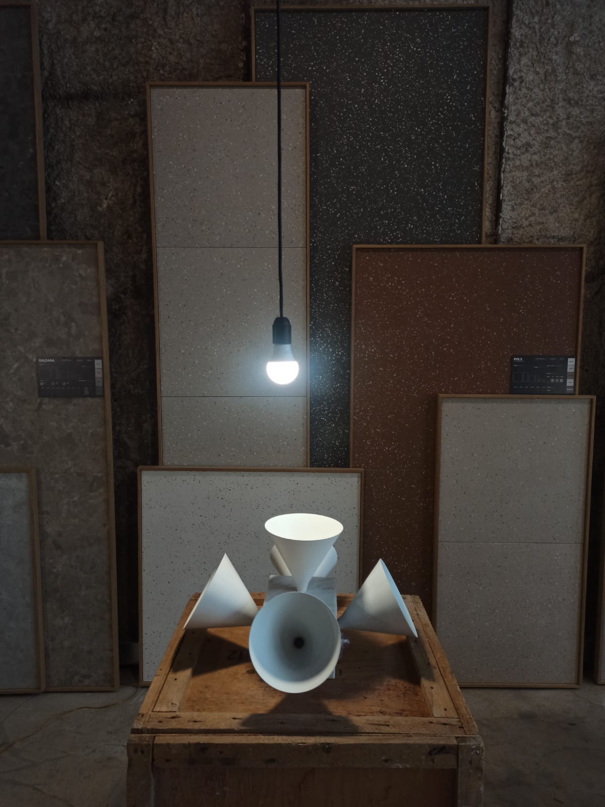 Lab Piree Super studio Warehouse : Έκθεση design “allilepidrasis”