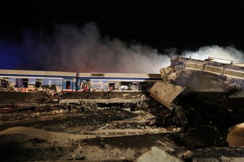 Εθνική τραγωδία στα Τέμπη – το χρονικό του δυστυχήματος 