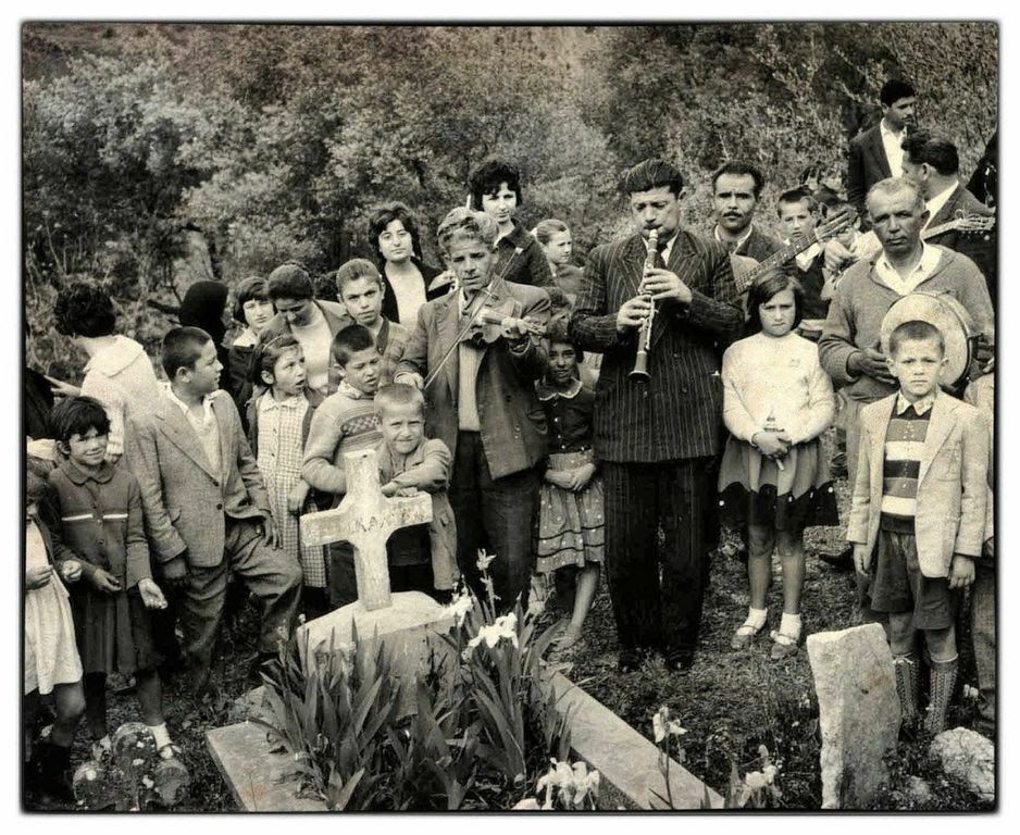 Μυστήριο 100– “Τα Ιερά Τραγούδια ” Εστιάζει στα παραδοσιακά δρώμενα και τις τελετουργίες στην ελληνική μουσική και χορευτική παράδοση