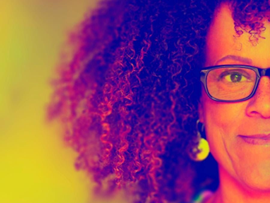 Bernadine Evaristo…Η πρώτη μαύρη συγγραφέας που τιμήθηκε με το βραβείο Booker έρχεται στη Στέγη σε μια συζήτηση με την Αλεξάνδρα Κ*