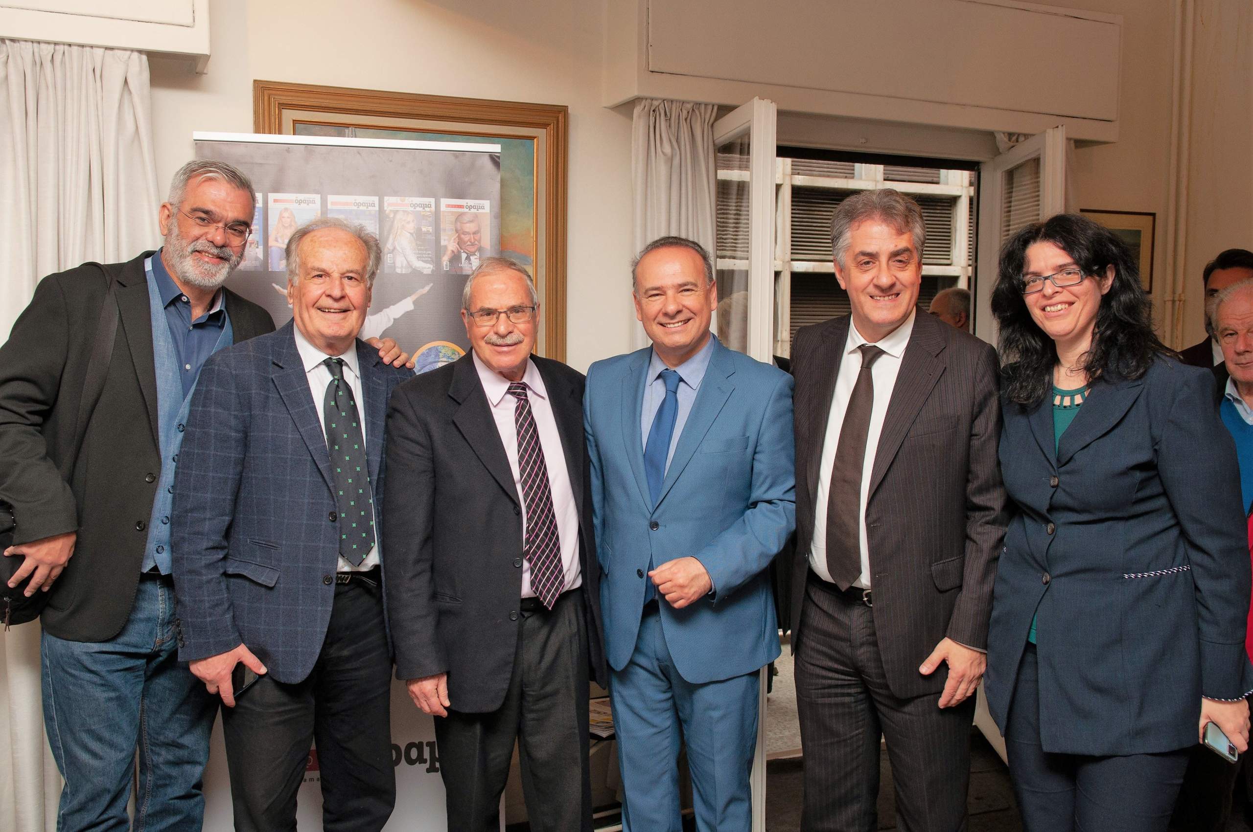 ΚΑΡΝΑΒΑΛΙΚΗ ΠΑΤΡΑ ΣΤΗΝ ΑΘΗΝΑ: Άρωμα αποκριάς στη παρουσίαση του λευκώματος του Παναγιώτη Ρηγόπουλου