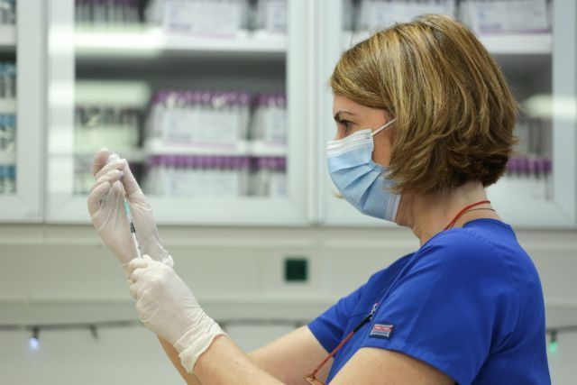 ΕΟΦ: Tι έδειξαν οι «Κίτρινες Κάρτες» για τις παρενέργειες του εμβολιασμού κατά του COVID