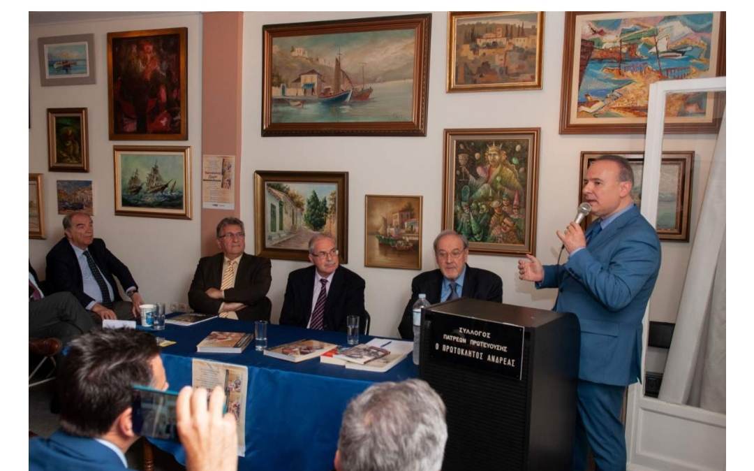 ΚΑΡΝΑΒΑΛΙΚΗ ΠΑΤΡΑ ΣΤΗΝ ΑΘΗΝΑ: Άρωμα αποκριάς στη παρουσίαση του λευκώματος του Παναγιώτη Ρηγόπουλου