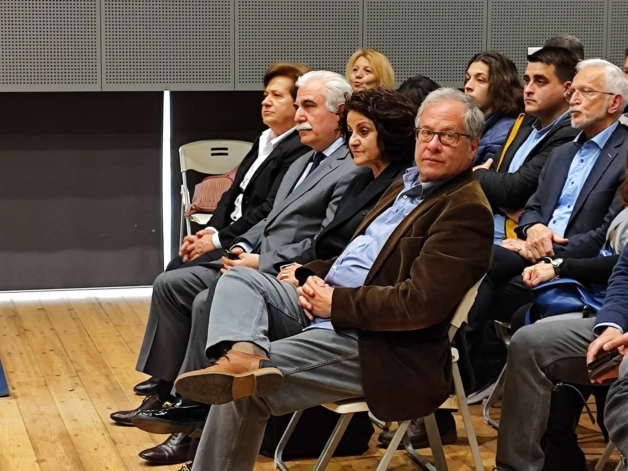 Η υποψήφια Μαρία Στέφου του “ΣΥΡΙΖΑ Π.Σ.” Αχαΐας στην παρουσίαση του βιβλίου του Ευκλείδη Τσακαλώτου