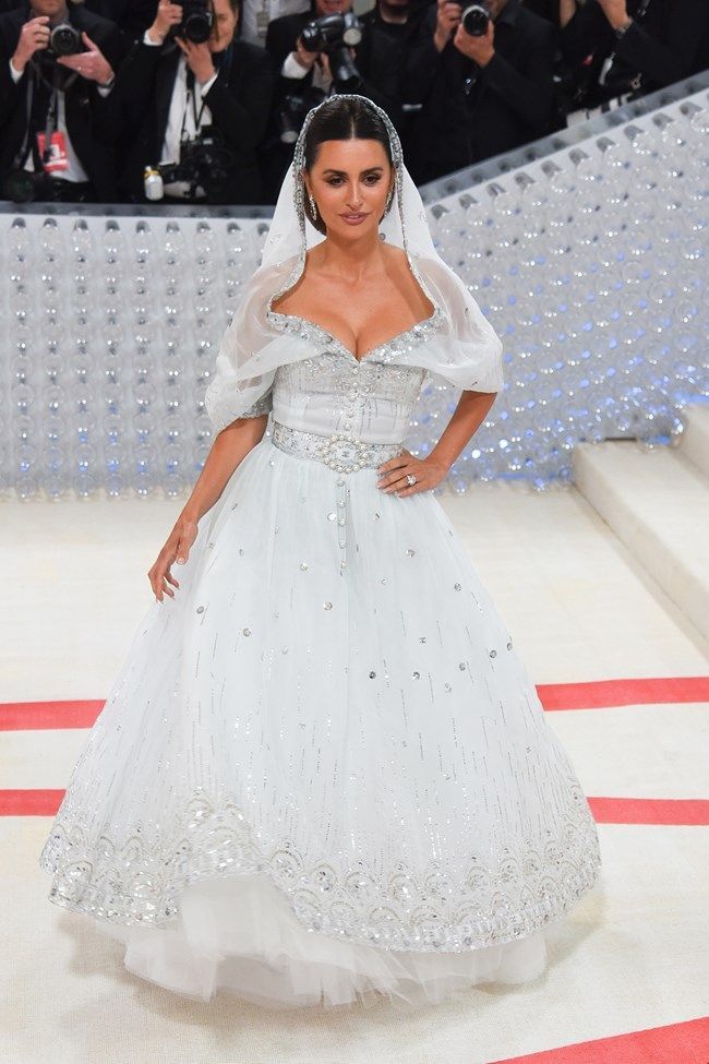 Met Gala 2023: Προς τιμή του Karl Lagerfeld – Όλες οι εμφανίσεις των celebrities στο κόκκινο χαλί