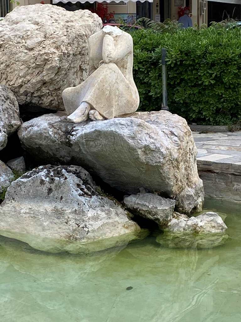 Πάτρα: Έσπασαν το κεφάλι αγάλματος στο Σιντριβάνι της Αγίας Σοφίας