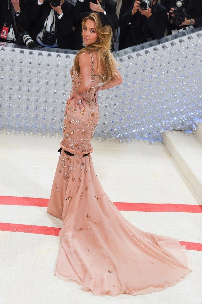 Met Gala 2023: Προς τιμή του Karl Lagerfeld – Όλες οι εμφανίσεις των celebrities στο κόκκινο χαλί