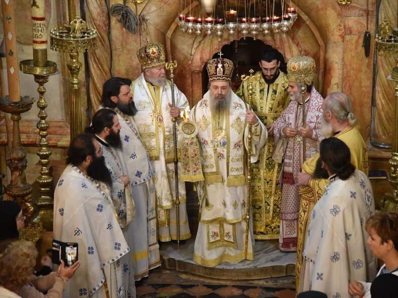 Επέστρεψαν οι Πατρινοί προσκυνητές με επικεφαλής τον Μητροπολίτη Χρυσόστομο από τους Αγίους Τόπους