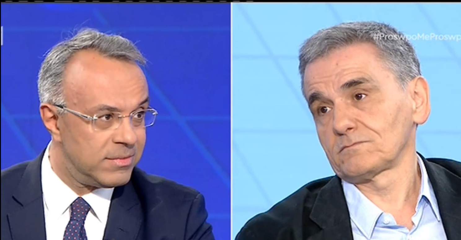 Αντιπαράθεση και ειρωνείες μεταξύ Σταϊκούρα και Τσακαλώτου-«Ξέρετε από οικονομία;»