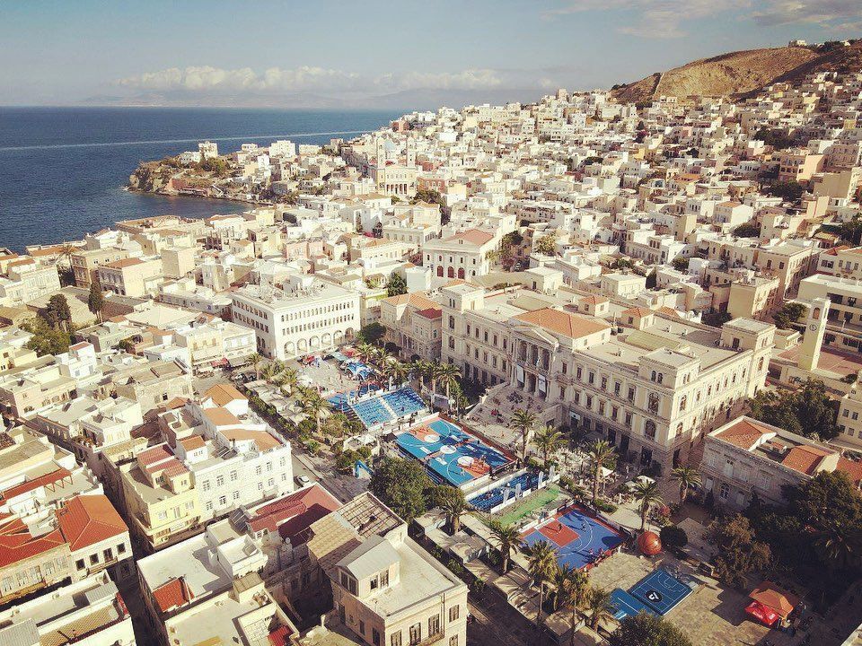 Η Σύρος «ντύνεται» στα χρώματα του Stoiximan AegeanBall Festival στις 7-9 Ιουλίου