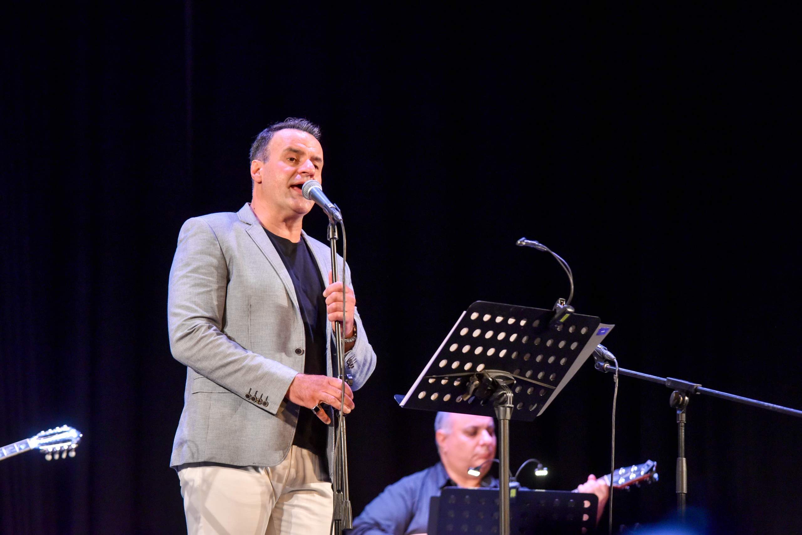Μια αγκαλιά τραγούδια στην συναυλία – αφιέρωμα στον Τώνη Μαρούδα