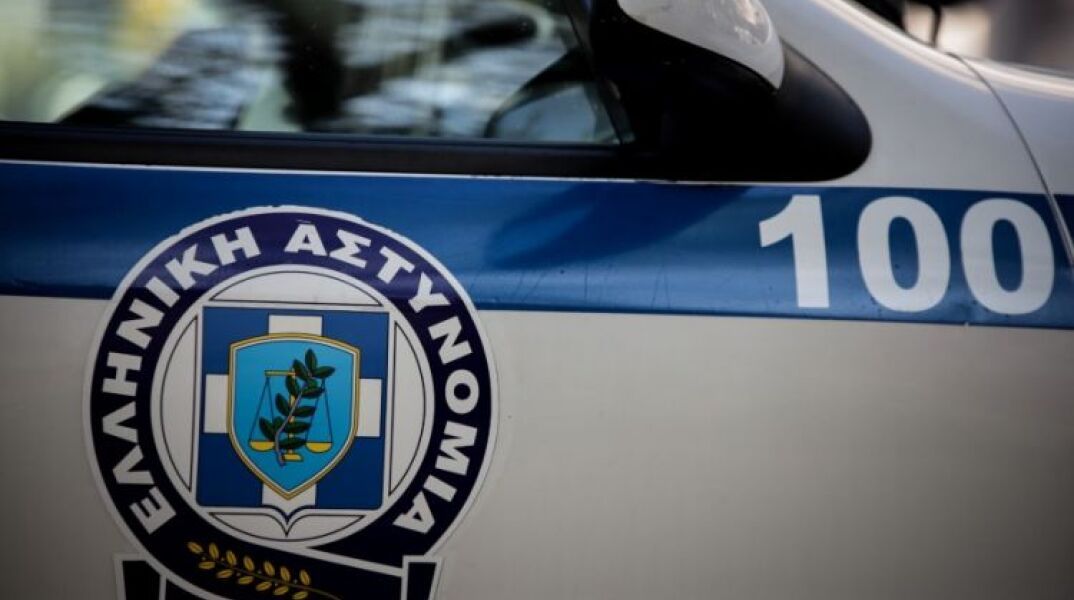 Ελληνικό: Κουκουλοφόροι ληστές μαχαίρωσαν 17χρονο – Σοβαρά τραυματισμένος ο νεαρός
