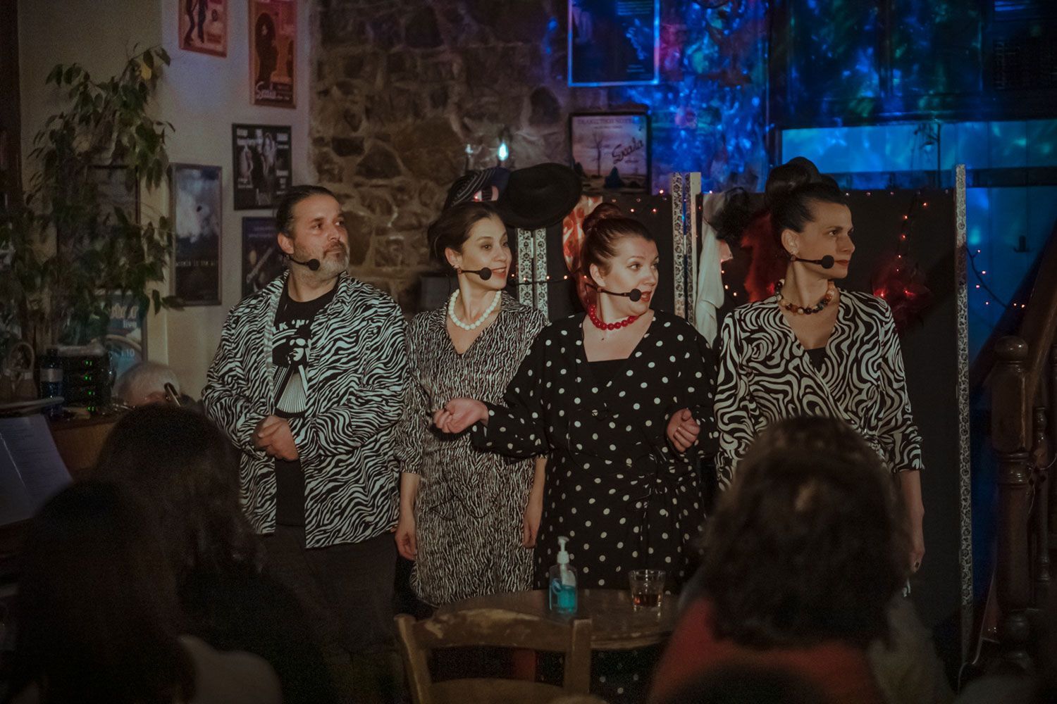 “Αποδημητικά Φιλιά” Για πρώτη φορά στο φουαγιέ του θεάτρου «όροφως»