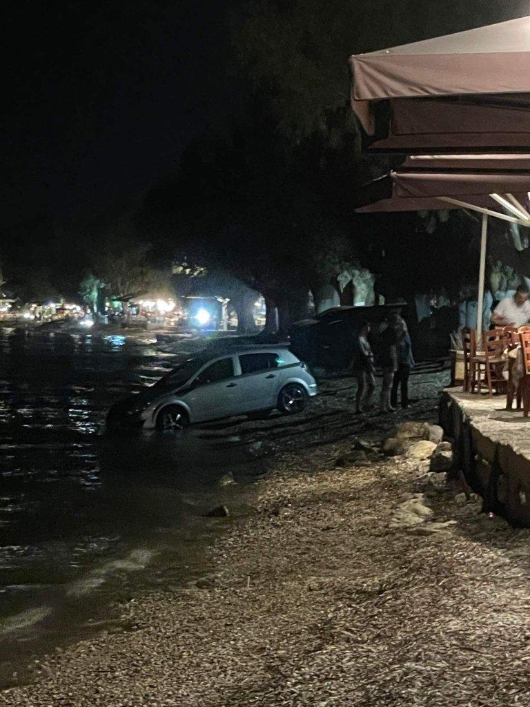 Αυτοκίνητο κατέληξε στην θάλασσα στην παραλιακή των Βραχνεικών