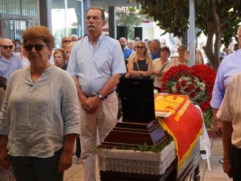 ΠΑΤΡΑ: Συγκινητικός αποχαιρετισμός στον αγαπημένο σύντροφο Αντρέα Αντωνόπουλο