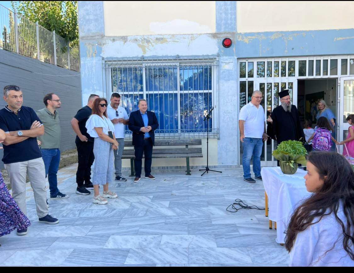 Οι ευχές του Κώστα Σβόλη για το ξεκίνημα της σχολικής χρονιάς