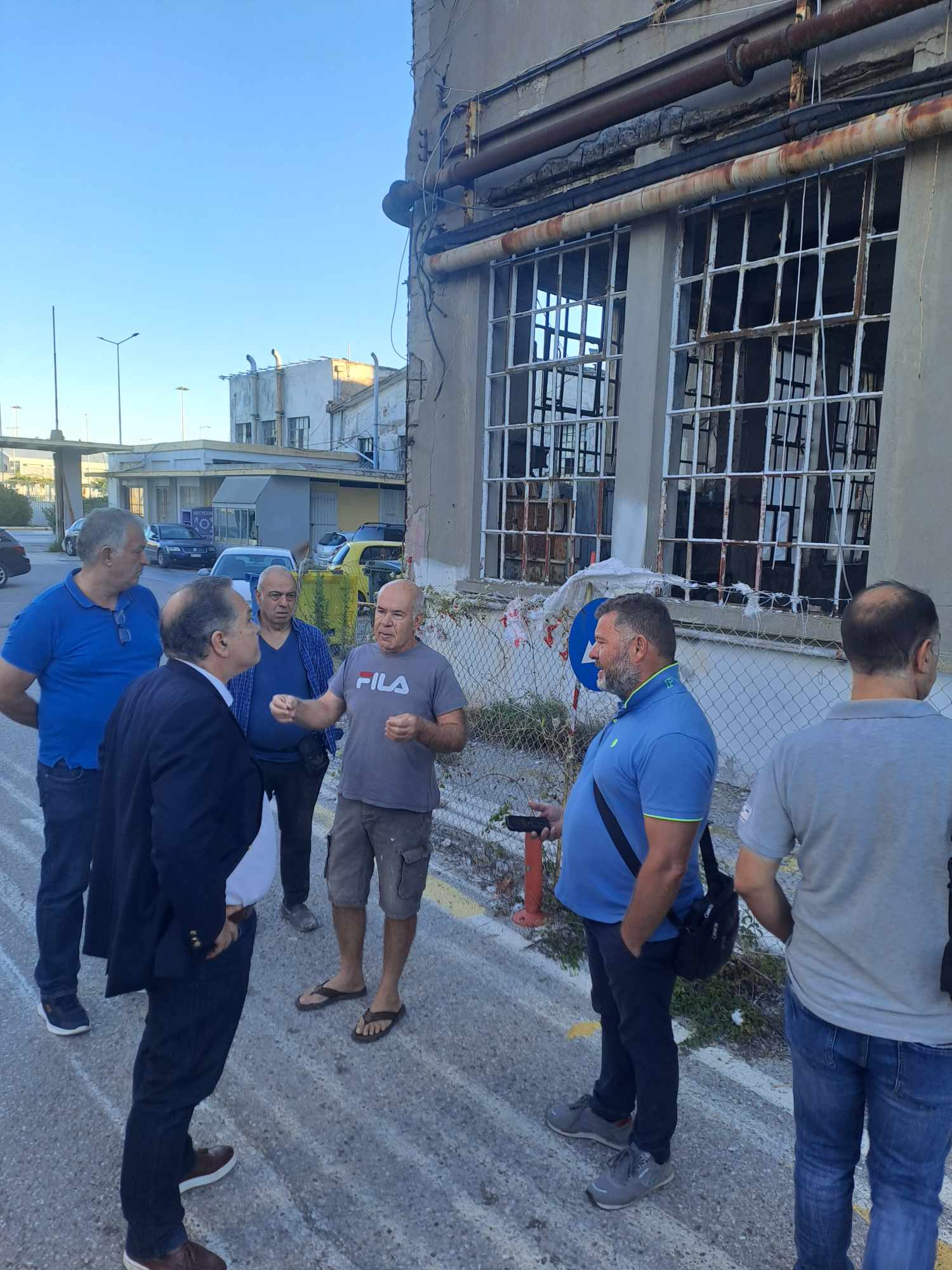 ΠΑΤΡΑ ΕΝΩΜΕΝΗ-Κώστας Σβόλης-Στο πλευρό των εργαζόμενων στο Δήμο Πάτρας