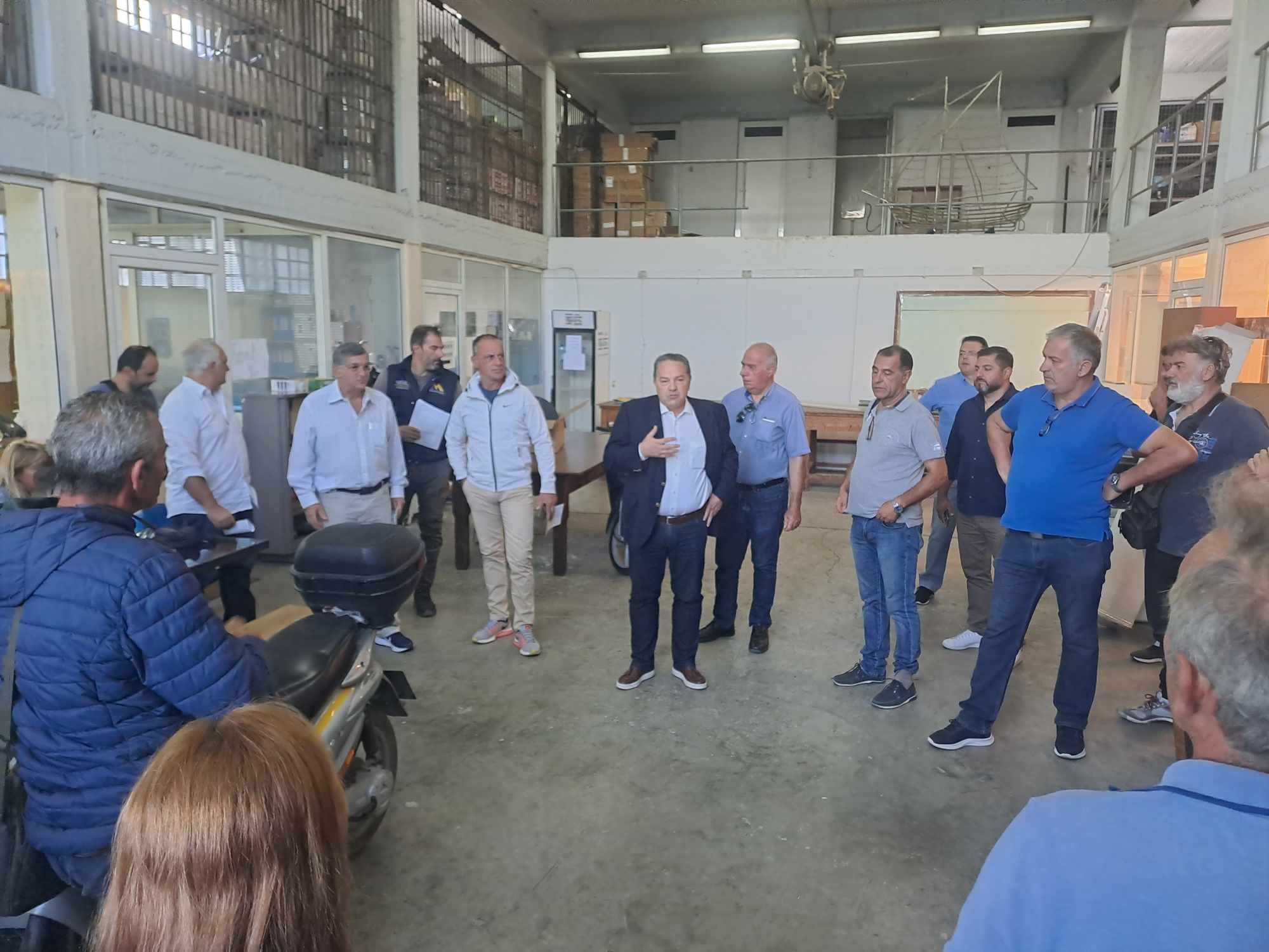 ΠΑΤΡΑ ΕΝΩΜΕΝΗ-Κώστας Σβόλης-Στο πλευρό των εργαζόμενων στο Δήμο Πάτρας