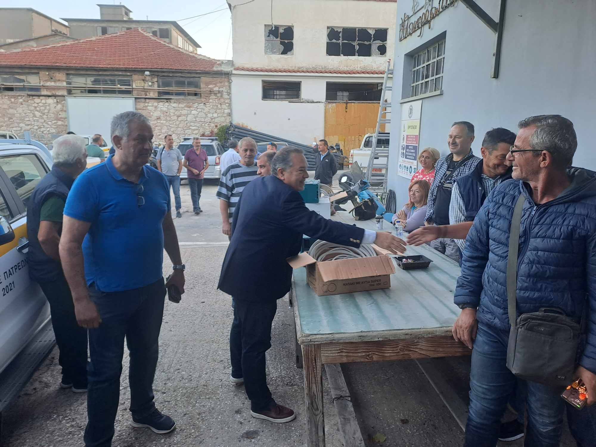 ΠΑΤΡΑ ΕΝΩΜΕΝΗ-Κώστας Σβόλης-Στο πλευρό των εργαζόμενων στο Δήμο Πάτρας
