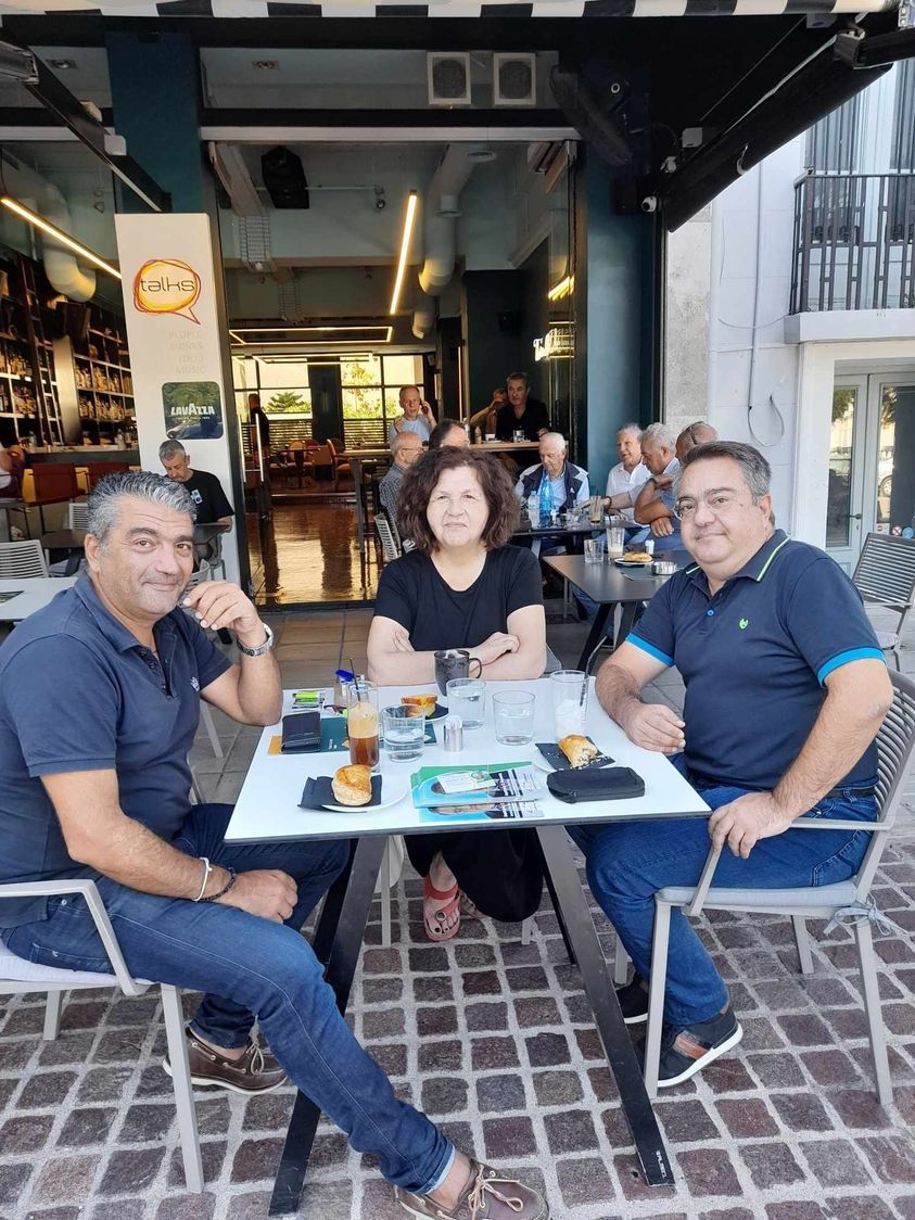 Ο Δημήτρης Κομνηνός υπ. περιφερειακός σύμβουλος της Π.Ε. Αχαΐας  με την παράταξη του Κώστα Καρπέτα σε περιοδεία στα Καλάβρυτα