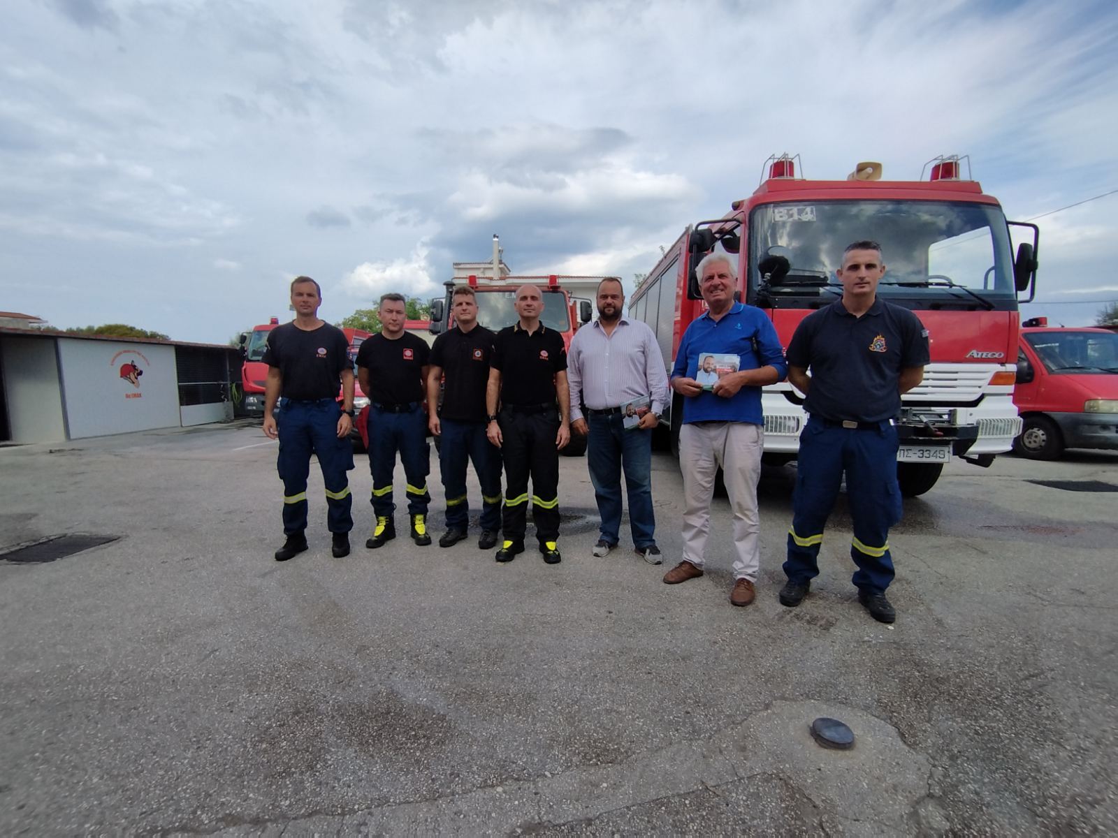Επίσκεψη Βασίλη Αϊβαλή σε Αστυνομία και Πυροσβεστική