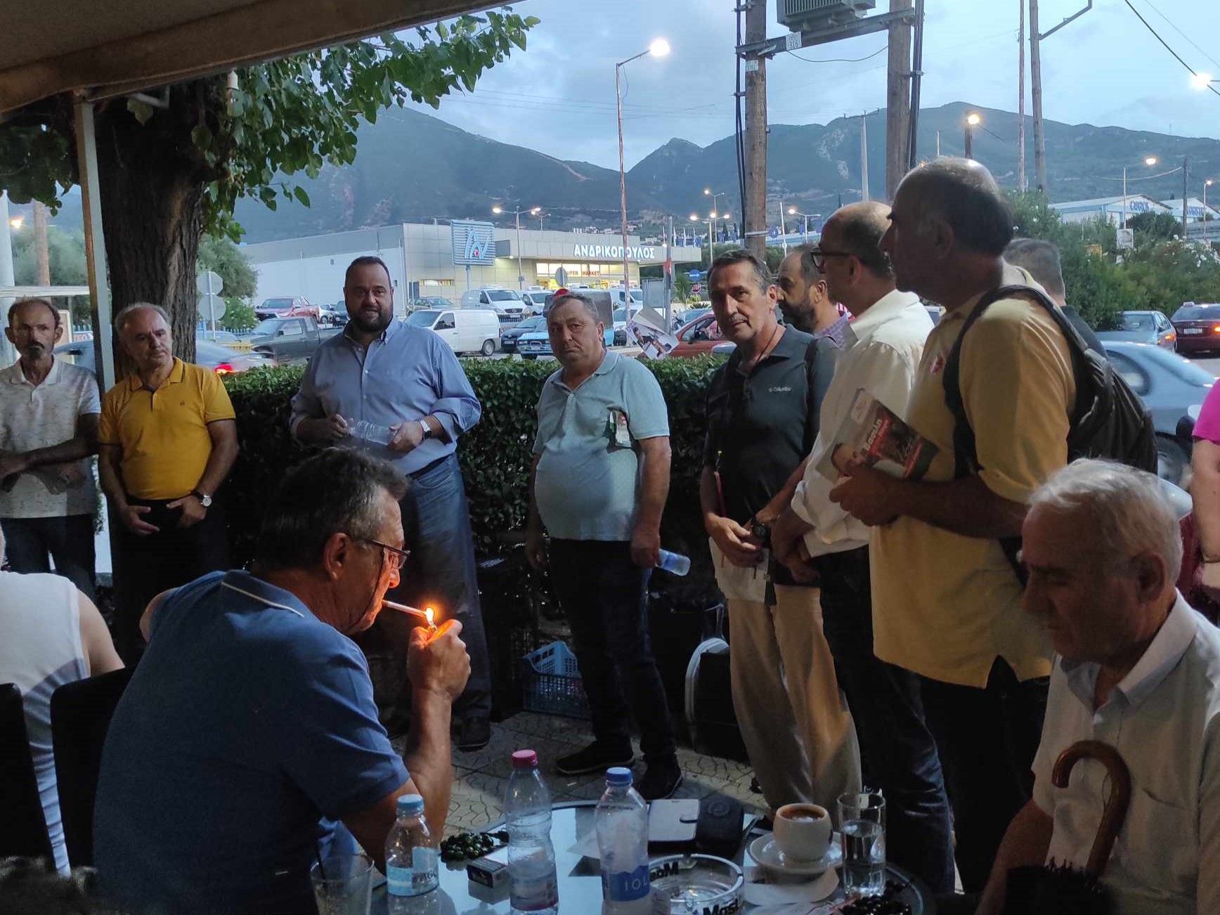 Δίπλα στον Βασίλη Αϊβαλη οι κάτοικοι της Οβρυάς