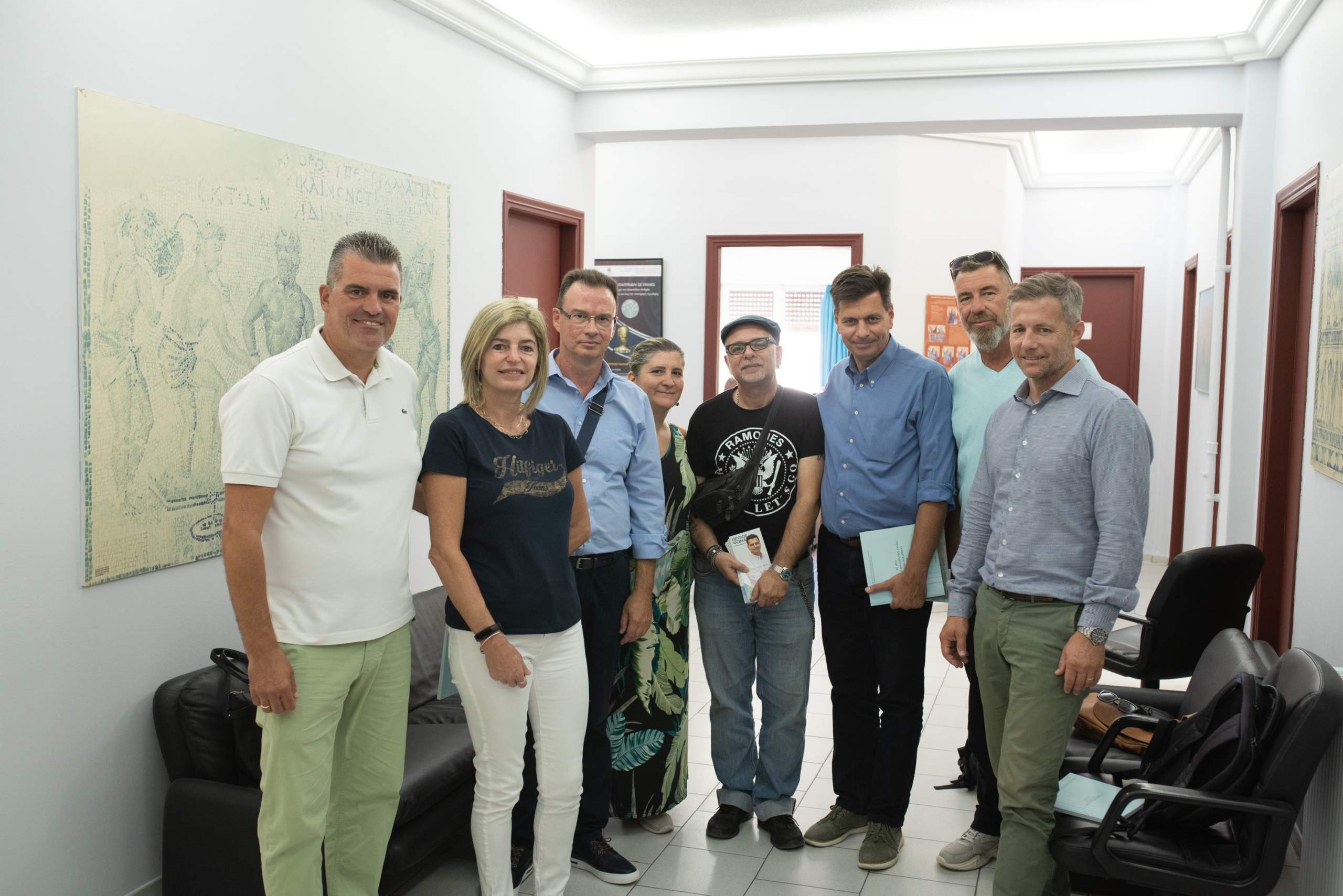 Καθημερινές οι επισκέψεις σε φορείς και περιοδείες του Πέτρου Ψωμά
