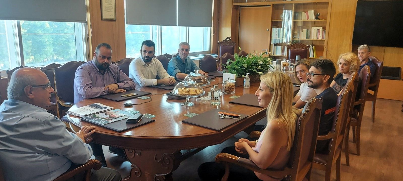 Επίσκεψη του Βασίλη Αϊβαλή στον Πρύτανη του Πανεπιστημίου Πατρών – «Η γνώση είναι δύναμη»