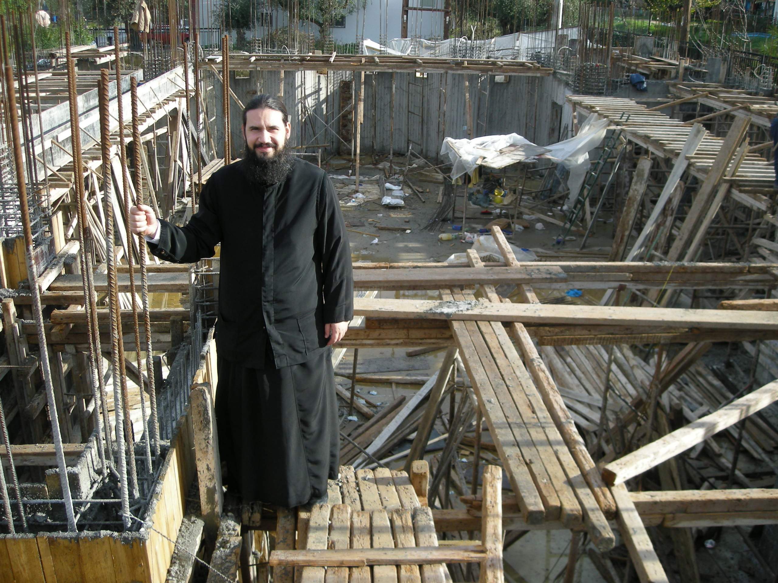 Εφημέριος του Ιερού Ναού Αγίου Χαραλάμπους Τσουκαλεΐκων π. Δημήτριος Μπιλιανός :  “Η ανέγερση του Ιερού Ναού του Αγίου Χαραλάμπους είναι έργο του Θεού”
