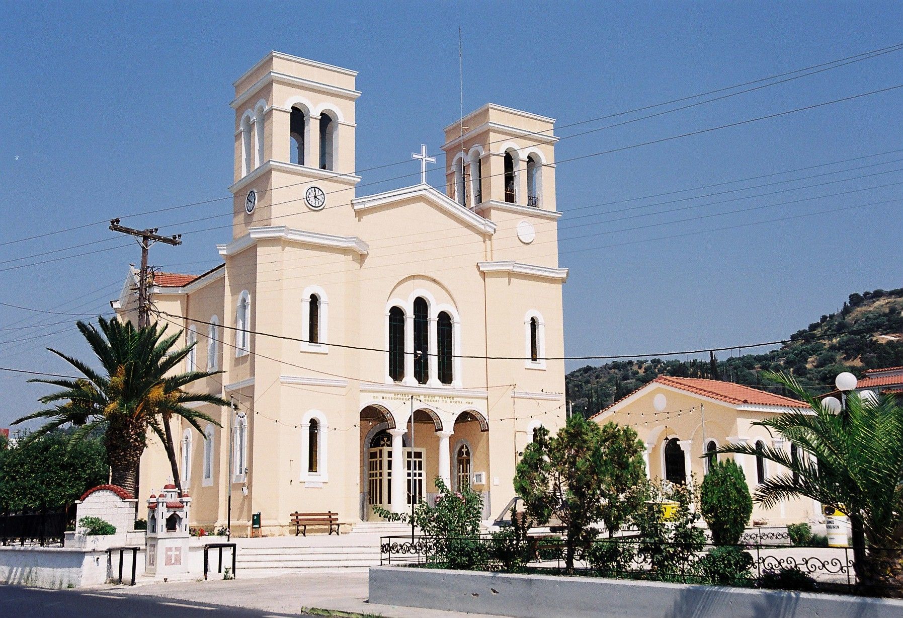 Εφημέριος του Ιερού Ναού Αγίου Χαραλάμπους Τσουκαλεΐκων π. Δημήτριος Μπιλιανός :  “Η ανέγερση του Ιερού Ναού του Αγίου Χαραλάμπους είναι έργο του Θεού”