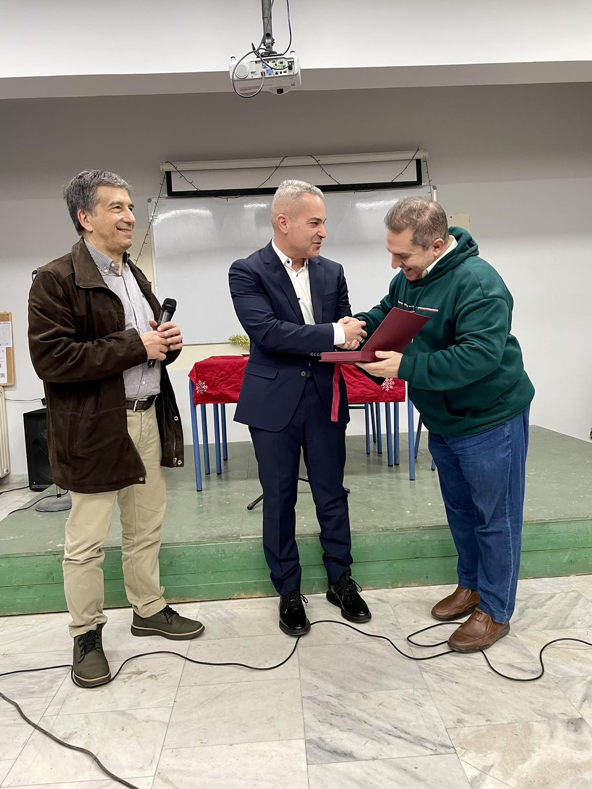 Το Πρότυπο Γυμνάσιο και Λύκειο Πατρών βράβευσε τον Παναγιώτη Τρίγκα για την προσφορά του