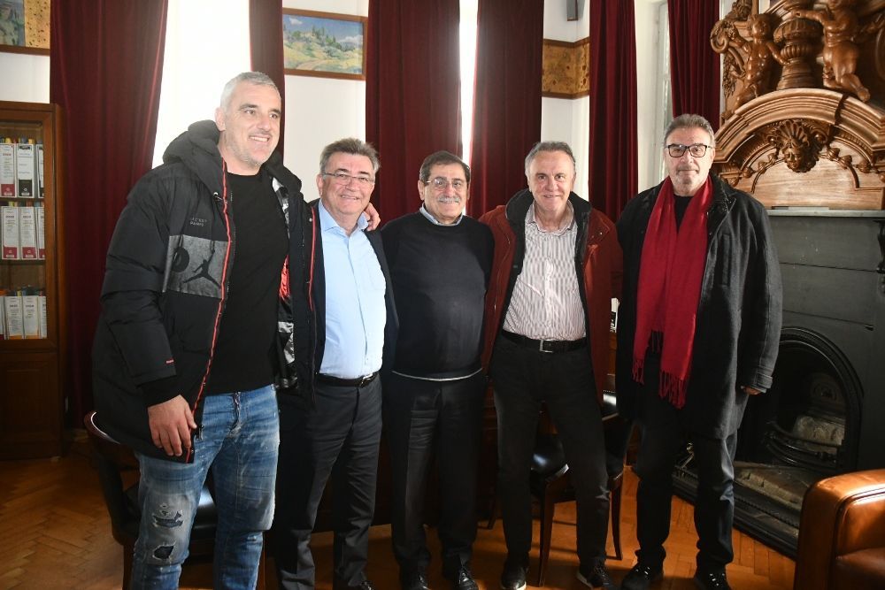 Συνάντηση Πελετίδη με τον Δήμαρχο και Αντιδημάχους του Δήμου Κορινθίων