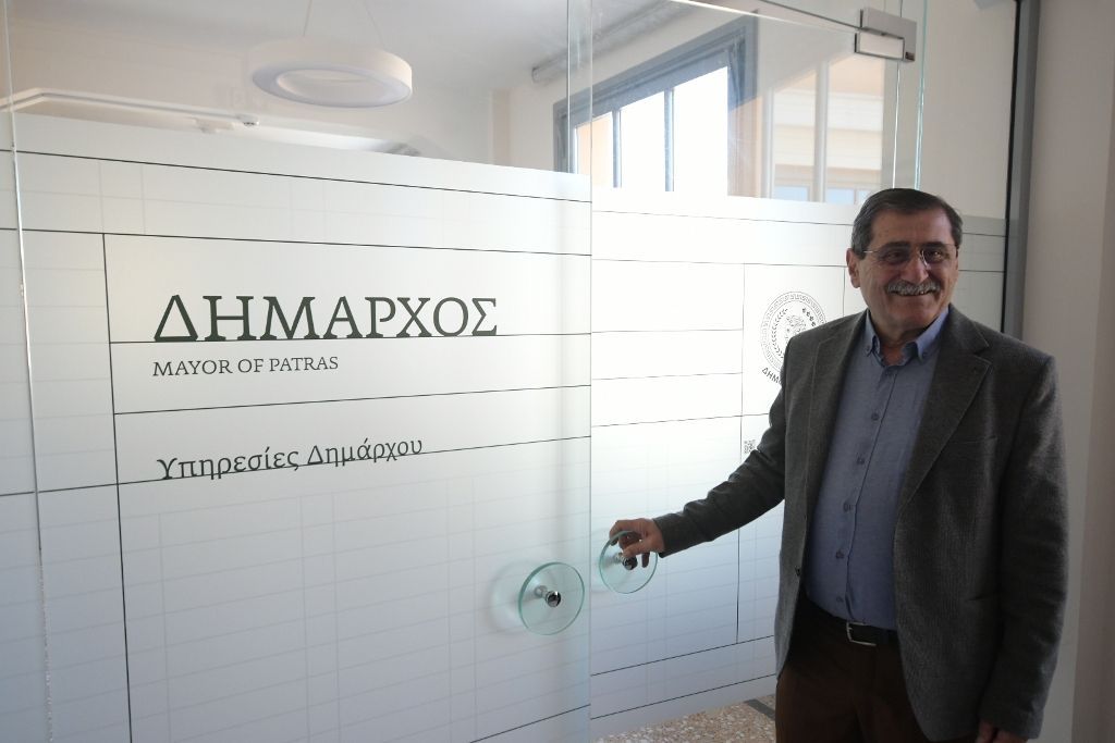 Η Πάτρα απόκτησε νέο Δημαρχείο, σήμερα ο Δήμαρχος Κώστας Πελετίδης, ξενάγησε τους δημοσιογράφους