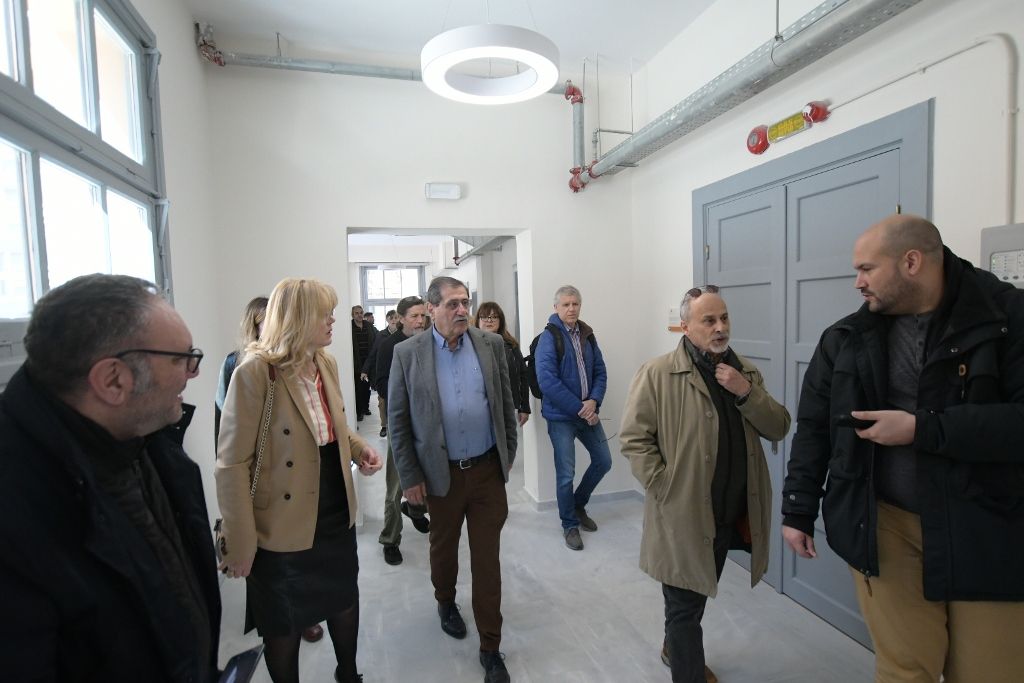 Η Πάτρα απόκτησε νέο Δημαρχείο, σήμερα ο Δήμαρχος Κώστας Πελετίδης, ξενάγησε τους δημοσιογράφους