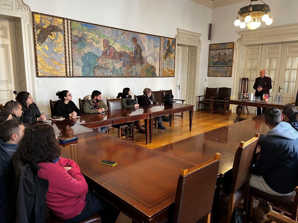 ΣΠΟΥΔΑΣΤΕΣ ΤΗΣ ΕΠΑΣ ΜΑΘΗΤΕΙΑΣ ΤΗΣ ΔΥΠΑ ΠΑΤΡΑΣ, ΣΤΟ ΔΗΜΑΡΧΕΙΟ ΤΗΣ ΠΑΤΡΑΣ