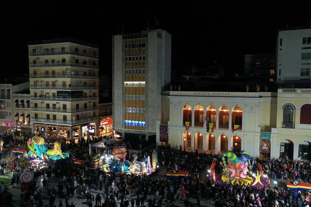 Μάγεψε η πρώτη παρέλαση των αρμάτων του Πατρινού Καρναβαλιού 2024